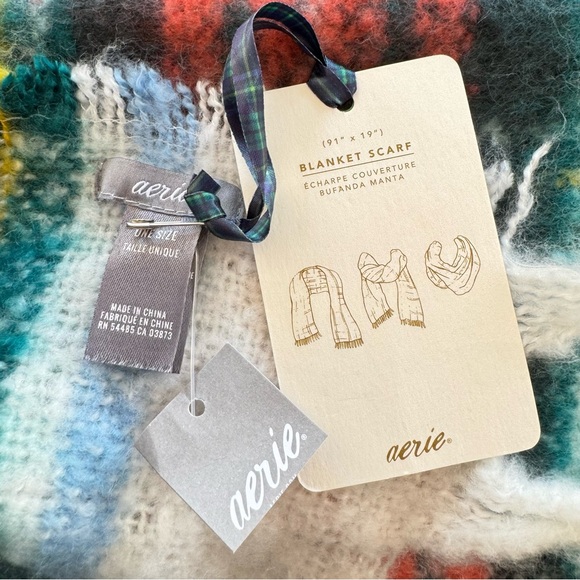 aerie Cozy Soft Pretty in Plaid Blanket Scarf - Picture 4 of 4